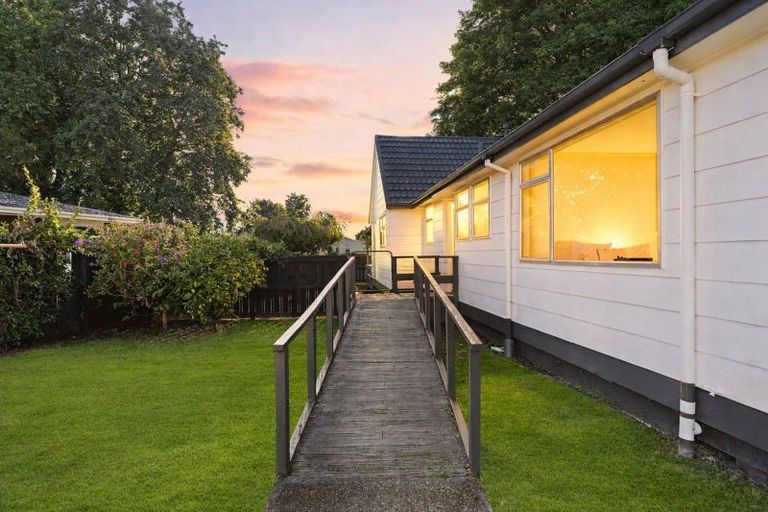 Photo of property in 19 Morrow Avenue, St Andrews, Hamilton, 3200