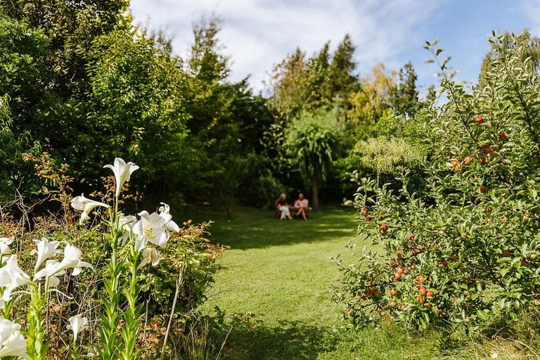 Photo of property in 2 Wineberry Lane, Wanaka, 9305