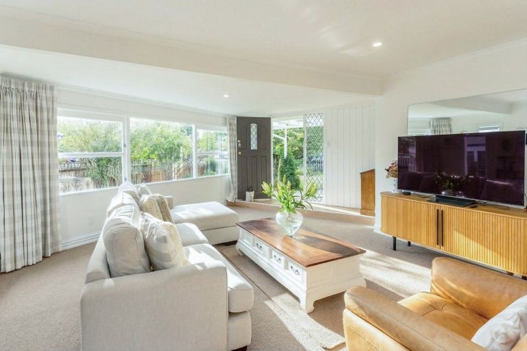 Photo of property in 12 Taverner Street, Carterton, 5713