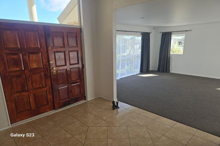 Photo of property in 22 Attymon Lane, East Tamaki, Auckland, 2016