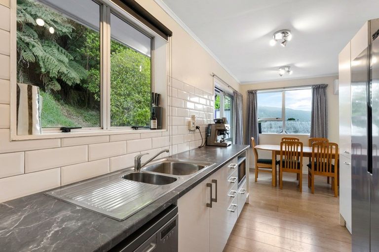 Photo of property in 13 Harold Grove, Stokes Valley, Lower Hutt, 5019