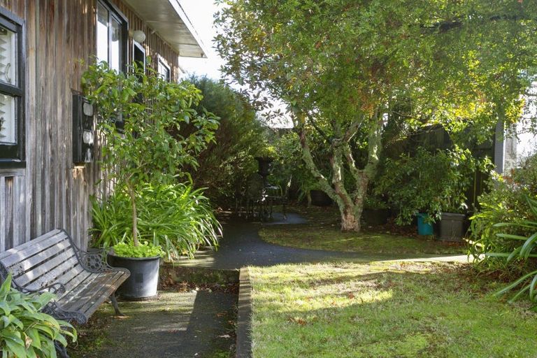 Photo of property in 43 Chesham Avenue, Waipahihi, Taupo, 3330