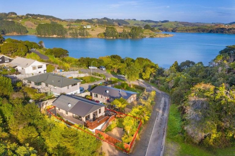 Photo of property in 8a Kaitoke Street, Raglan, 3225