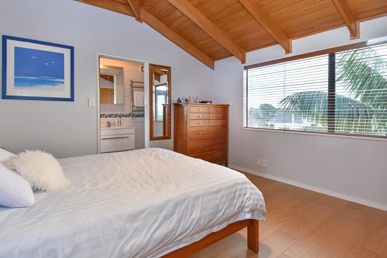 Photo of property in 2/112 Litten Road, Cockle Bay, Auckland, 2014