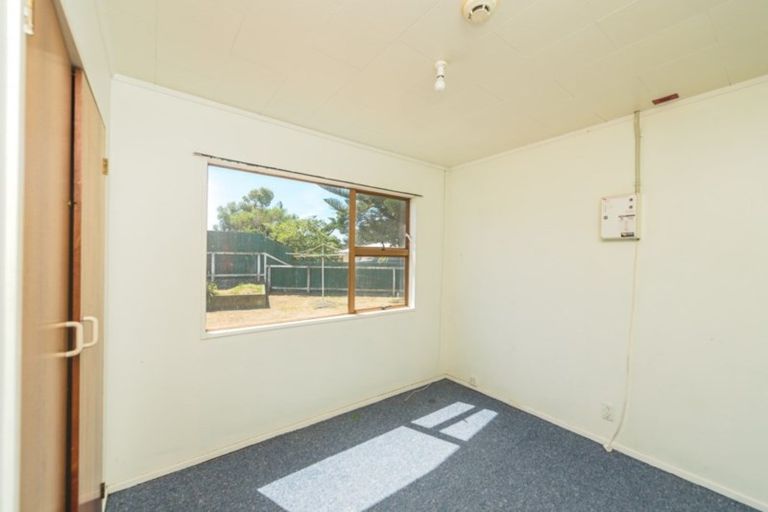 Photo of property in 4 Karyn Street, Castlecliff, Whanganui, 4501