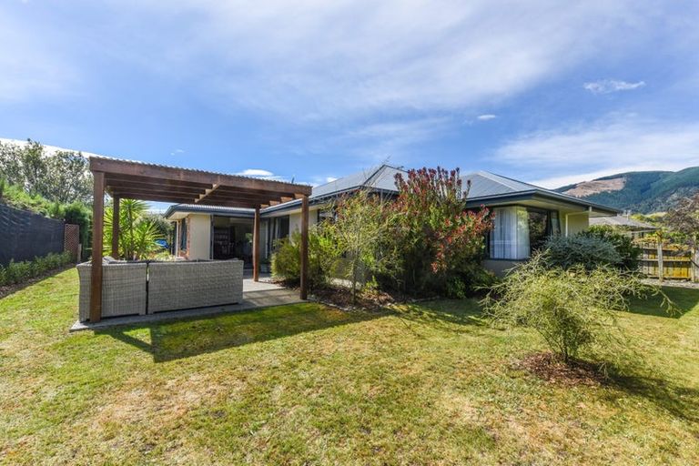 Photo of property in 8 Ngawhatu Road, Stoke, Nelson, 7011