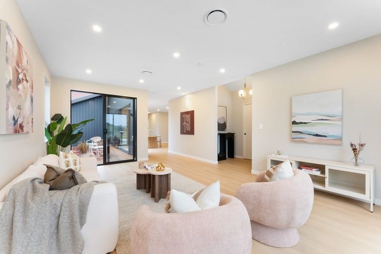 Photo of property in 17 Tamaota Terrace, Wainui, 0992