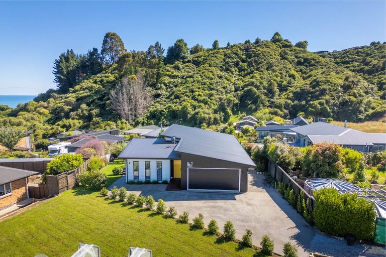 Photo of property in 7 Pohutukawa Place, Pohara, Takaka, 7183