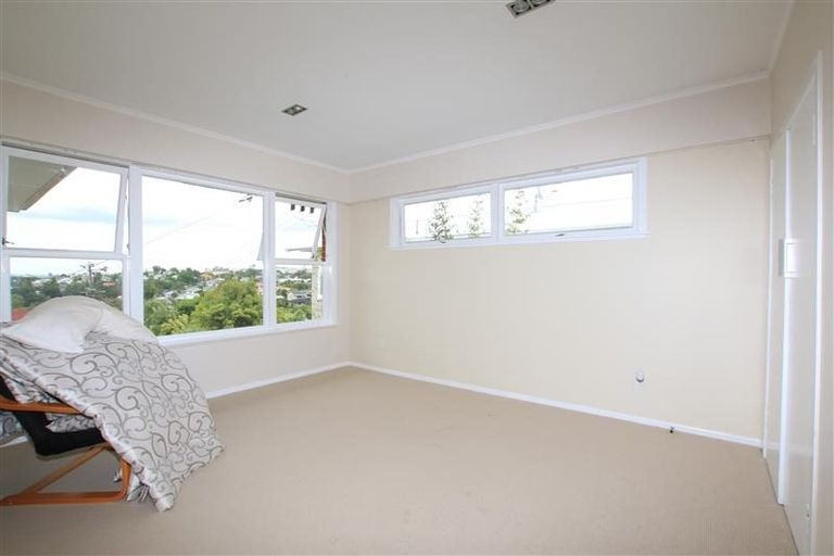 Photo of property in 12 City View Terrace, Birkenhead, Auckland, 0626