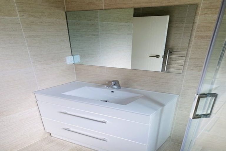 Photo of property in 82 Kyle Road, Greenhithe, Auckland, 0632