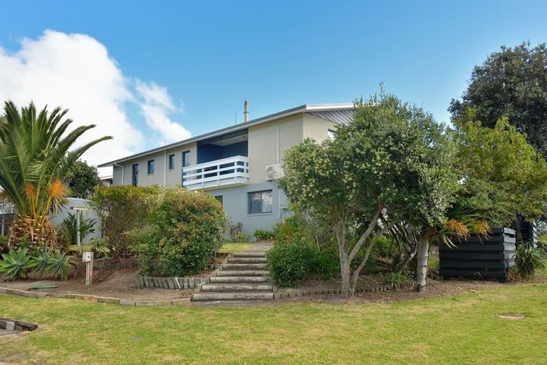 Photo of property in 9 Moana Drive, Mahia, 4198