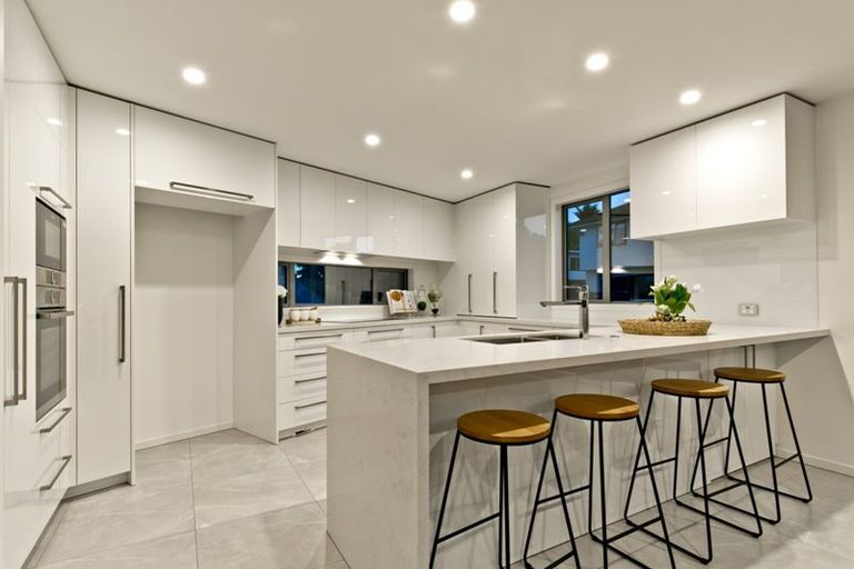 Photo of property in 352 Beach Road, Mairangi Bay, Auckland, 0630