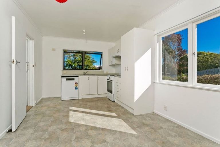 Photo of property in 7 Camelot Place, Glenfield, Auckland, 0629