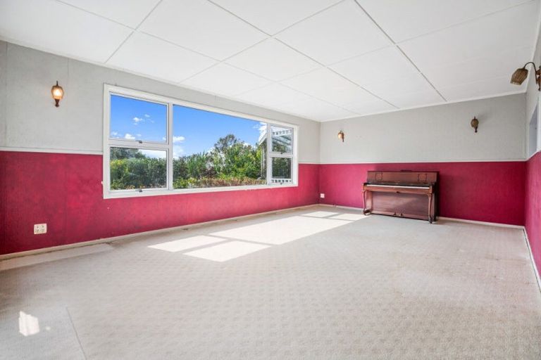 Photo of property in 49 Jaemont Avenue, Te Atatu South, Auckland, 0610