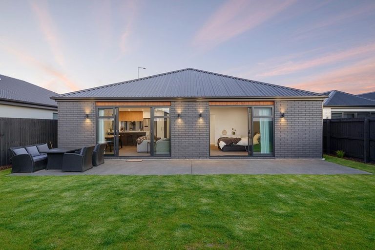 Photo of property in 7/21 Blakes Road, Belfast, Christchurch, 8051