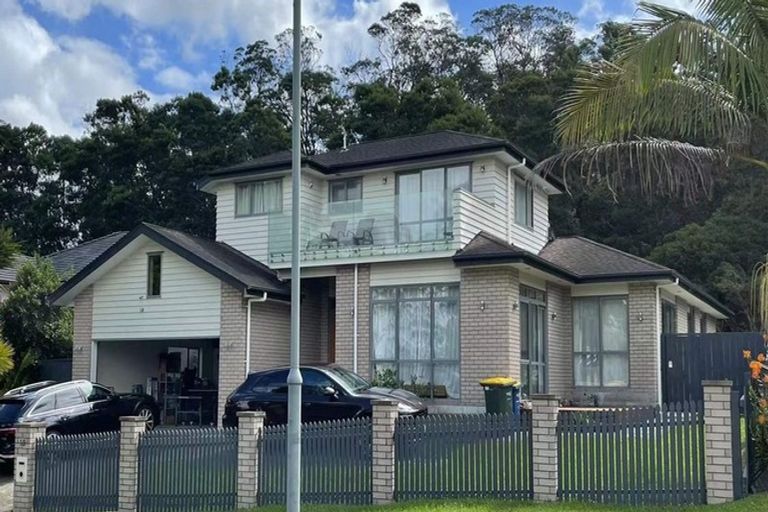 Photo of property in 19 Barnsley Place, Henderson, Auckland, 0612