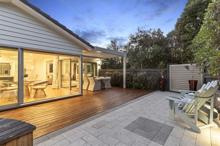 Photo of property in 21 Channel Road, Campbells Bay, Auckland, 0630