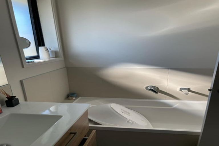 Photo of property in 92 Pakanga Grove, Pyes Pa, Tauranga, 3112