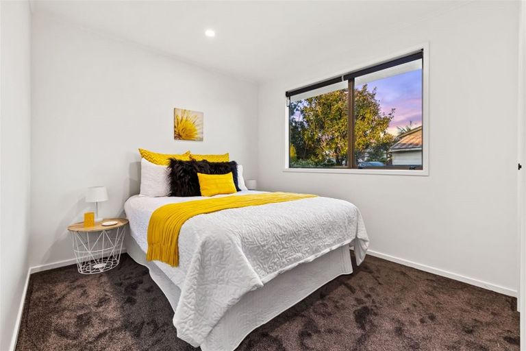 Photo of property in 2 Forest Hill Road, Henderson, Auckland, 0612