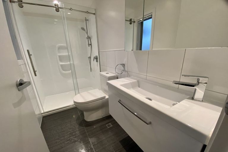 Photo of property in 5/61 Black Rock Road, Newlands, Wellington, 6037