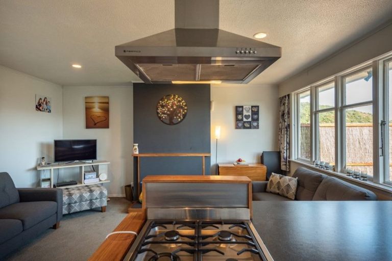 Photo of property in 52 Raukawa Street, Strathmore Park, Wellington, 6022