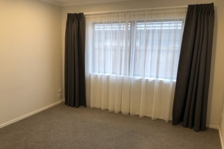 Photo of property in 2/10 Heath Street, Saint Andrews, Hamilton, 3200