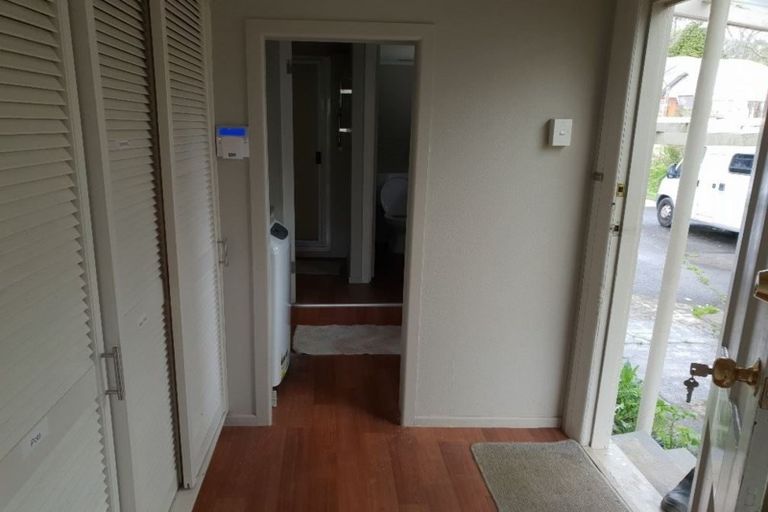 Photo of property in 359 Henderson Valley Road, Henderson Valley, Auckland, 0612