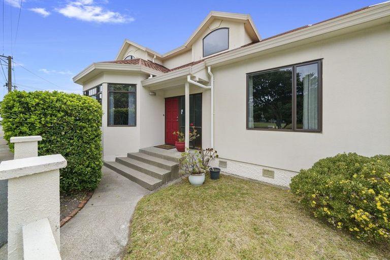 Photo of property in 43 Burnham Street, Seatoun, Wellington, 6022