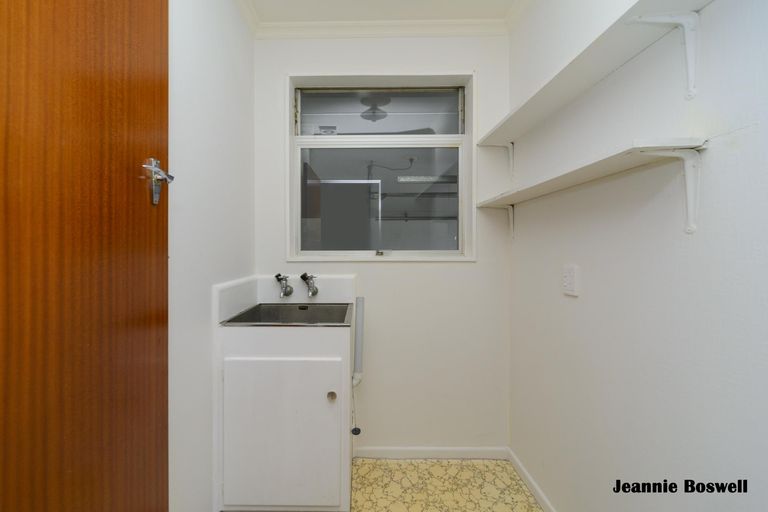 Photo of property in 89 Wikiriwhi Crescent, Awapuni, Palmerston North, 4412