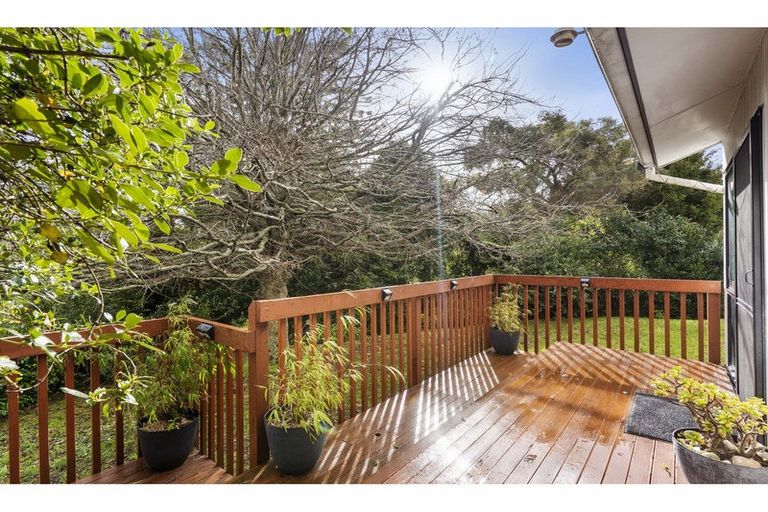Photo of property in 19 Palmetto Place, Goodwood Heights, Auckland, 2105