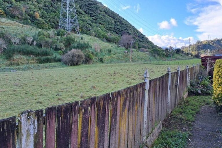 Photo of property in 7b Utah Grove, Totara Park, Upper Hutt, 5018