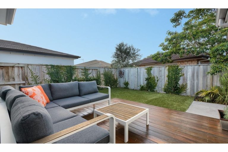 Photo of property in 35 Awatira Drive, Papamoa Beach, Papamoa, 3118