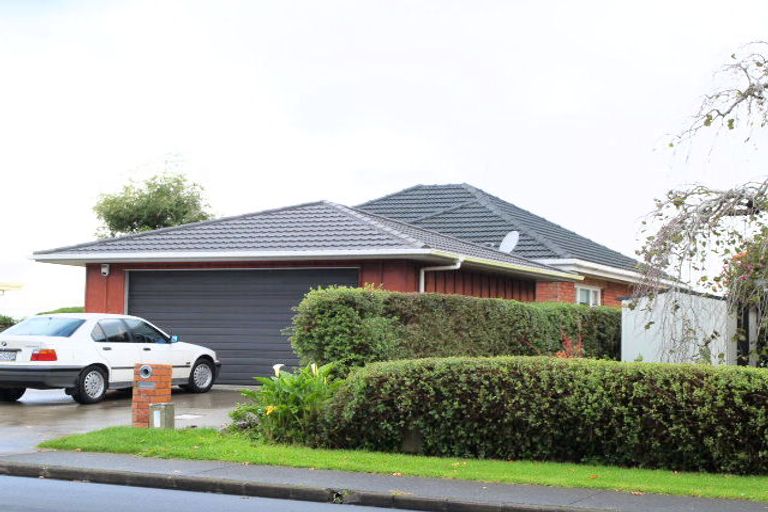 Photo of property in 90a Ridge Road, Howick, Auckland, 2014