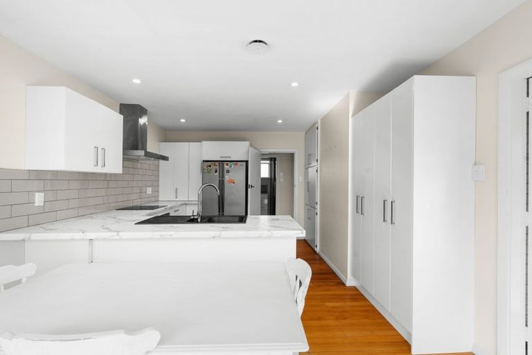 Photo of property in 17 Suva Street, Upper Riccarton, Christchurch, 8041