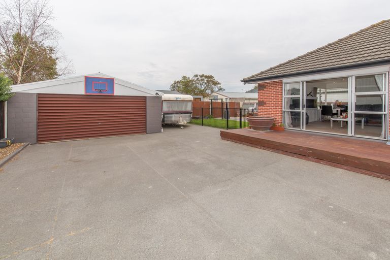 Photo of property in 4 Eglinton Street, Avondale, Christchurch, 8061