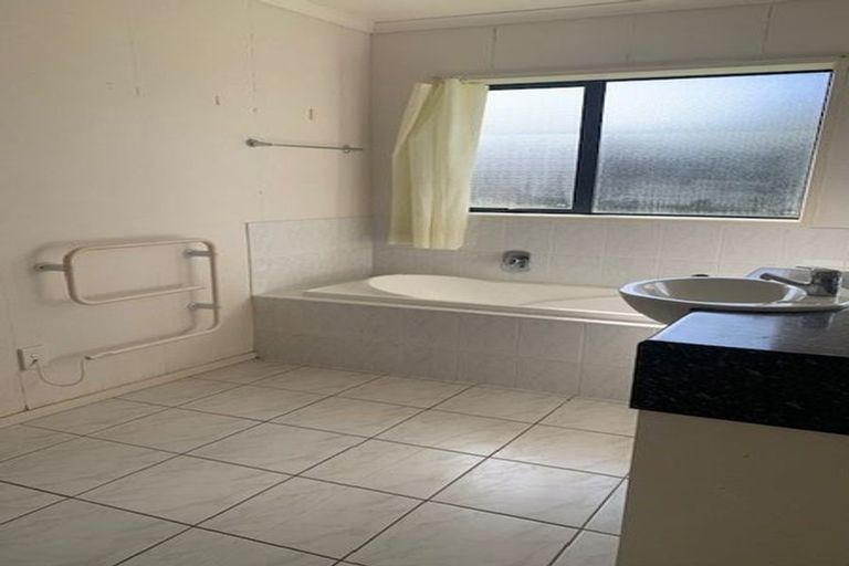 Photo of property in 48 Matarangi Road, East Tamaki, Auckland, 2013