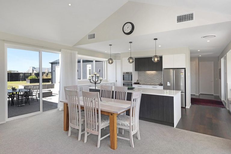 Photo of property in 10 Silver Peaks Drive, West Melton, 7618