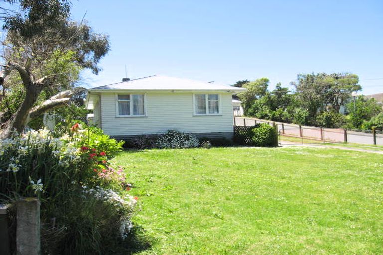 Photo of property in 131 Te Pene Avenue, Titahi Bay, Porirua, 5022