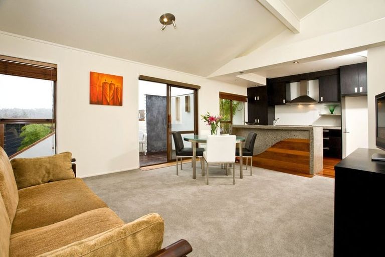 Photo of property in 2/28 Bayview Road, Bayview, Auckland, 0629