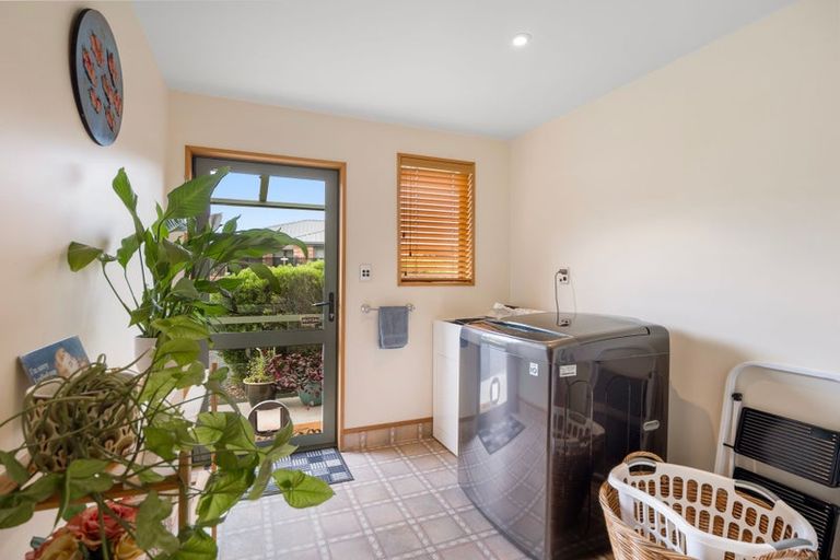 Photo of property in 12 Grove Avenue, Weston, Oamaru, 9401