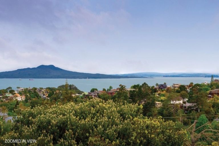 Photo of property in 37a Peter Terrace, Castor Bay, Auckland, 0620