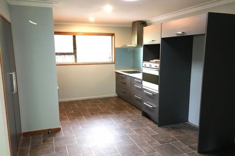 Photo of property in 8 Ridder Place, Halswell, Christchurch, 8025