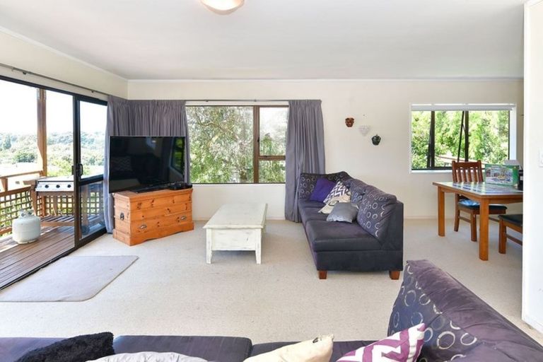 Photo of property in 23b Holiday Road, Stanmore Bay, Whangaparaoa, 0932