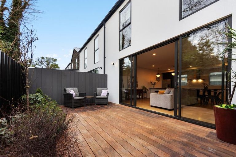 Photo of property in 3/27 Springfield Road, St Albans, Christchurch, 8014