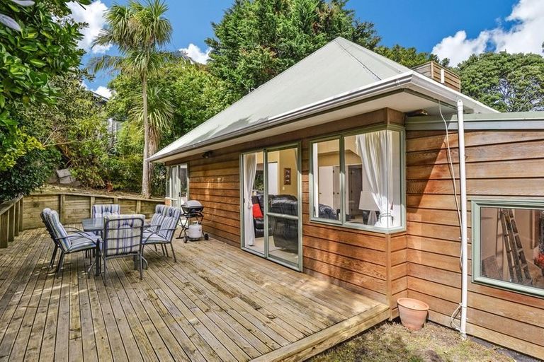 Photo of property in 2/4 Brian Avenue, Forrest Hill, Auckland, 0620
