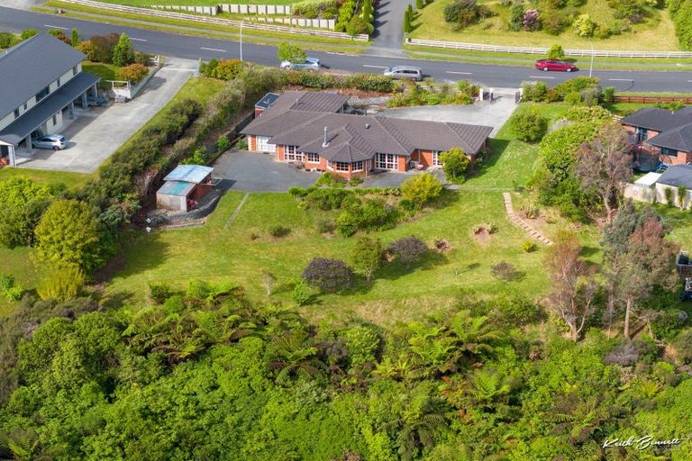Photo of property in 5 Grace Nicholls Grove, Riverstone Terraces, Upper Hutt, 5018