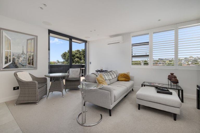 Photo of property in 35 Cooneys Drive, Matua, Tauranga, 3110