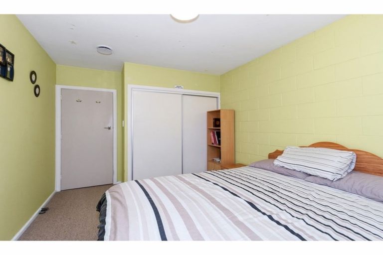 Photo of property in 4/14a Dickson Crescent, Hornby, Christchurch, 8042