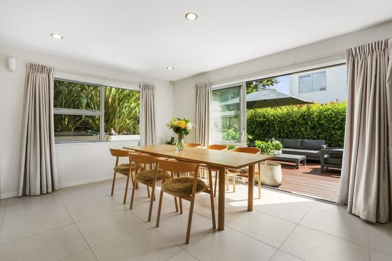 Photo of property in 6 Tuatini Place, Long Bay, Auckland, 0630