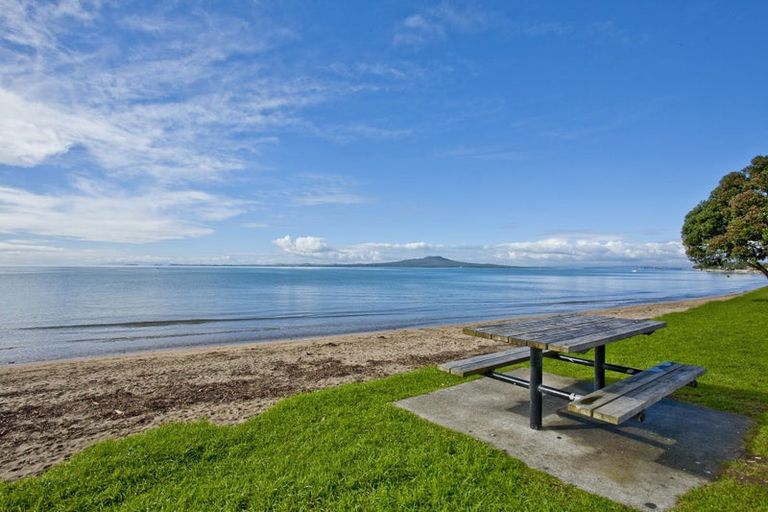 Photo of property in 264 Beach Road, Campbells Bay, Auckland, 0630